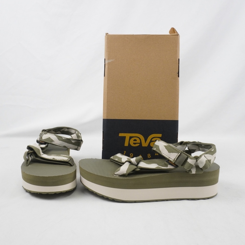 Teva Flatform Universal Sandals
